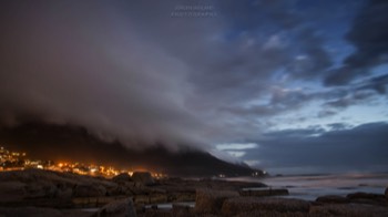  Clouds coming over the Twelve Apostels 